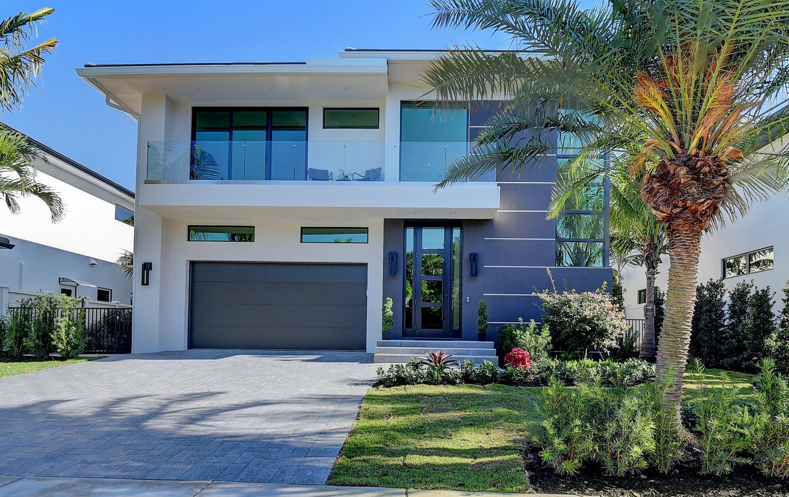 753 Park Drive W